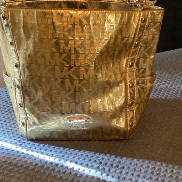 Micheal Kors gold mettalic  large tote - Picture 3 of 3